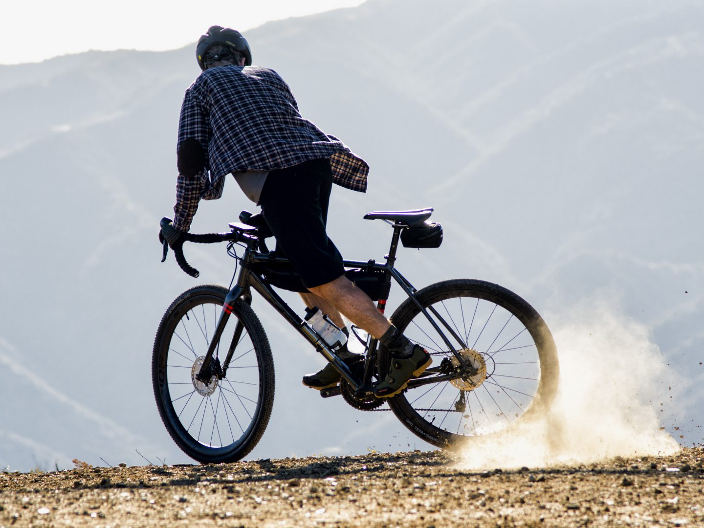 グラベルライド向けのカーボンホイール - The Trek Blog | Trek Bikes