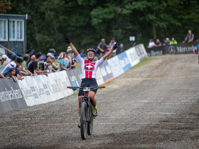 Nathalie Schneitter ist die Siegerin an der E-Bike Weltmeisterschaft Mont-Sainte-Anne Kanada, E-Mountainbike